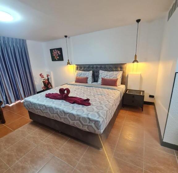 غرفة قياسية مزوَّدة بشُرفة, Happy Beach Jomtien Guesthouse