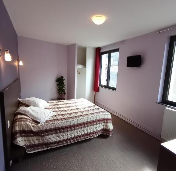 Семейный Номер, Hôtel Du Commerce