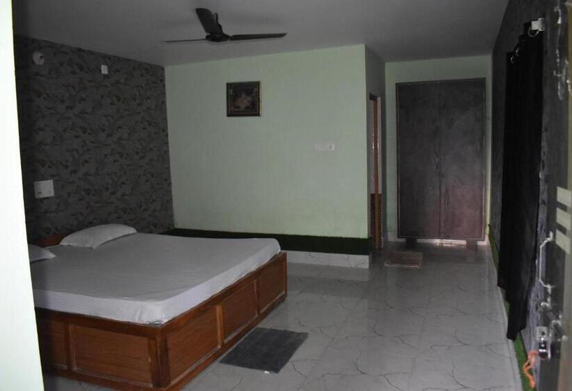 Студия Deluxe, Kanikasundari Home Stay
