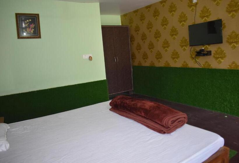 استوديو قياسي مطل على البحيرة, Kanikasundari Home Stay