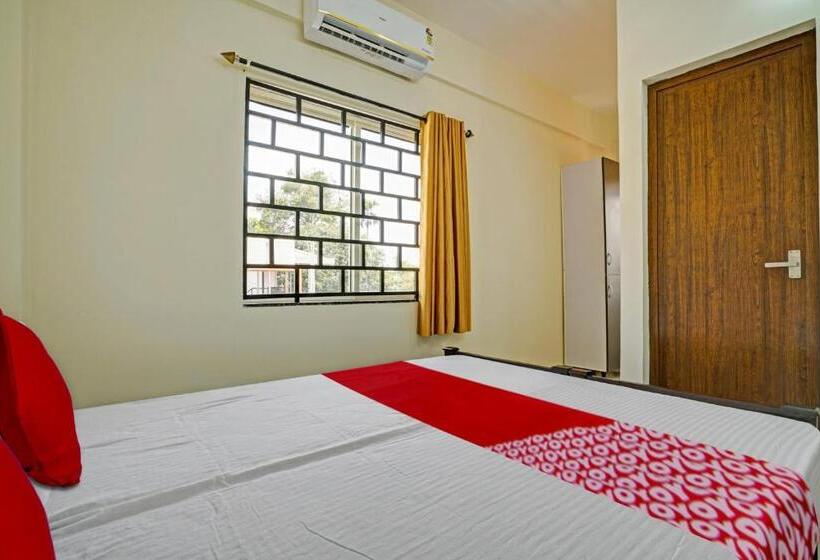 Üç Kişilik Klasik oda, Oyo Flagship Solo Suite