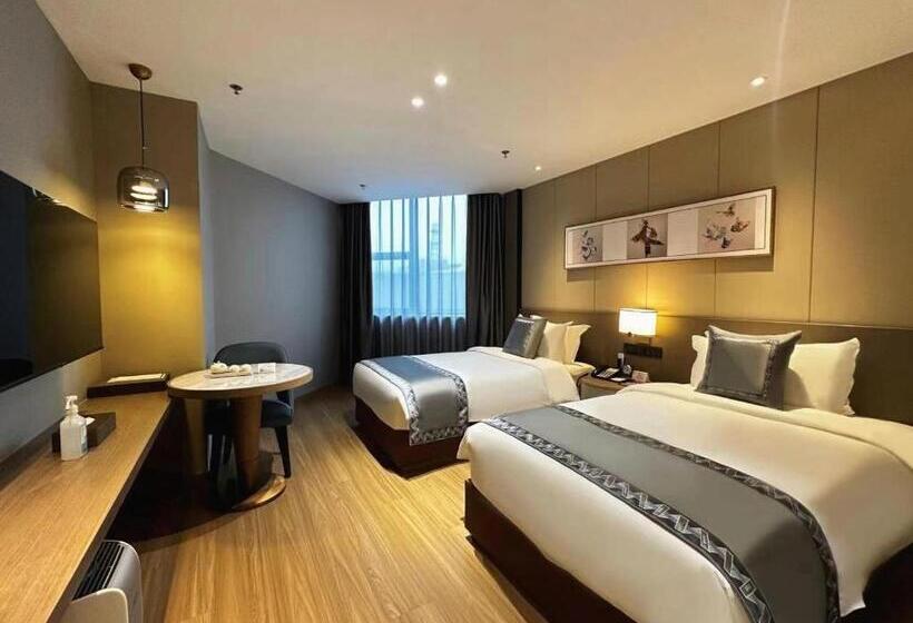 豪华房间, Zhuo Ruiyunrui