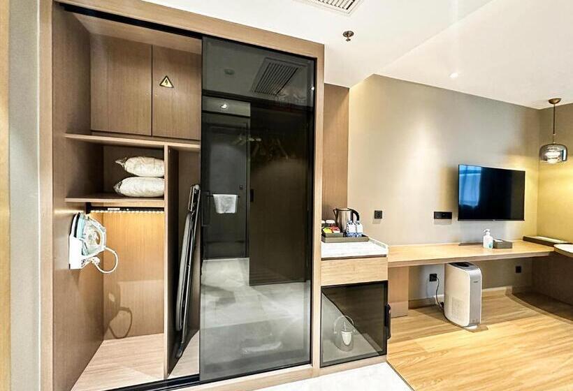 豪华房间, Zhuo Ruiyunrui