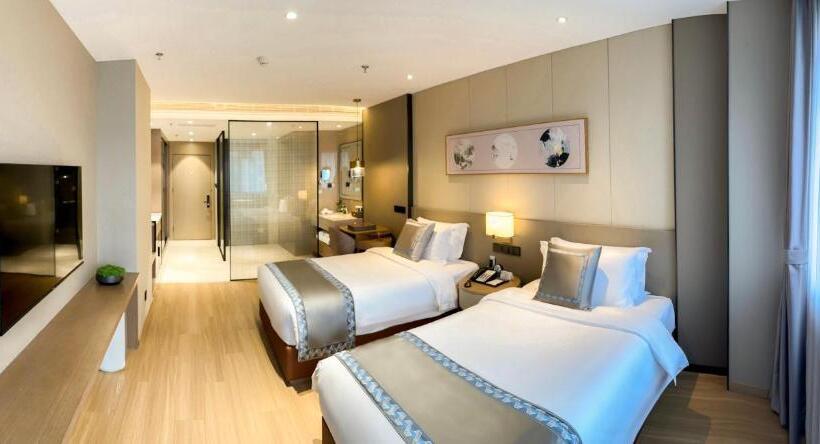 标准间, Zhuo Ruiyunrui