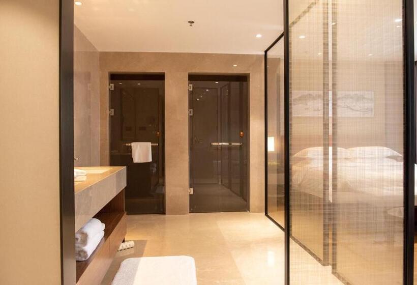 套房, Zhuo Ruiyunrui