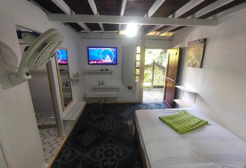 이코노미 룸, Bluebayou.capurgana