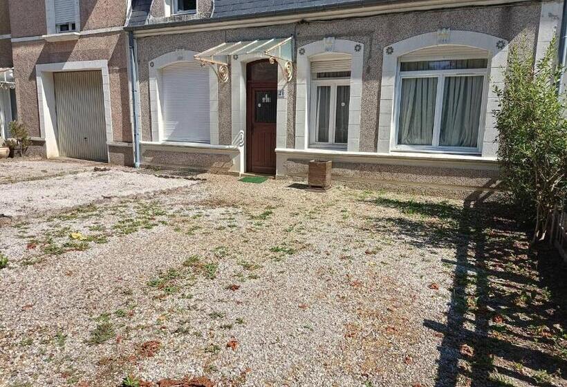 Номер Стандарт, Room In Bb   Lit 2 Personnes Avec Un Grand Bureau