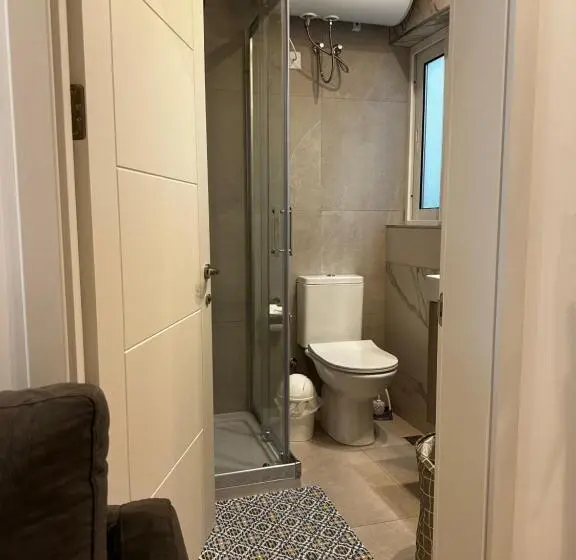 استودیو استاندارد با بالکن, The Central Guesthouse