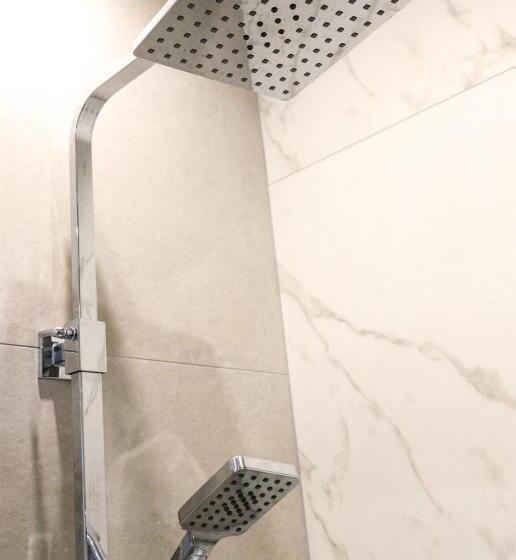 آپارتمان 1 خوابه با بالکن, The Central Guesthouse