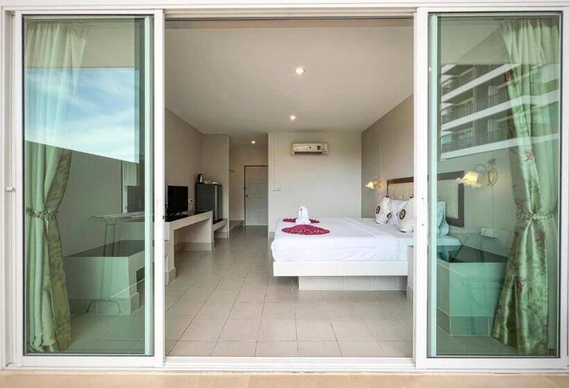 إستديو قياسى مطل على حمام السباحة, Tri S Miracle Kata Beach Side