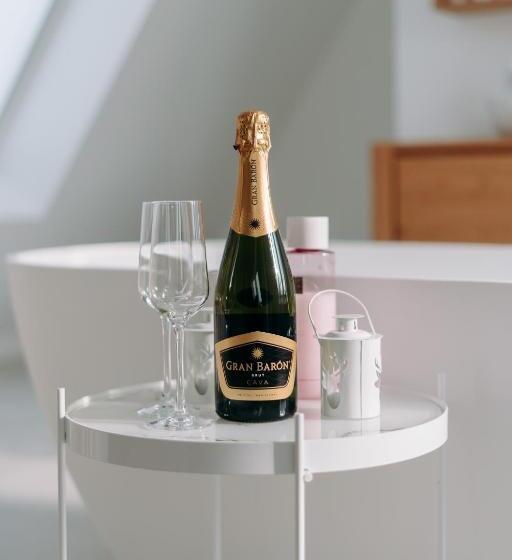 수피리어 스위트, B&b Summertime