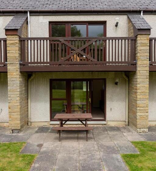 דירת חדר עם טרסה, Scandinavian Village Ltd