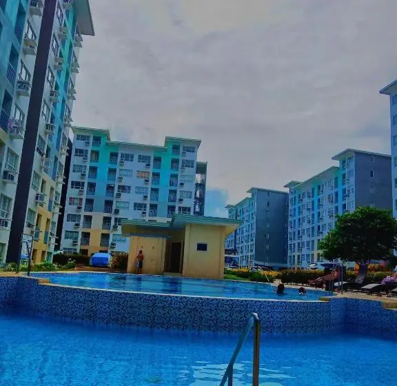 آپارتمان 1 خوابه با بالکن, Seawind Condominium By Damosa Land Near Airport