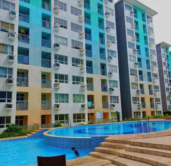 آپارتمان 1 خوابه با بالکن, Seawind Condominium By Damosa Land Near Airport