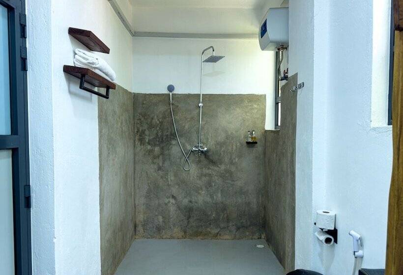 豪华房间, The New Njiro Legacy