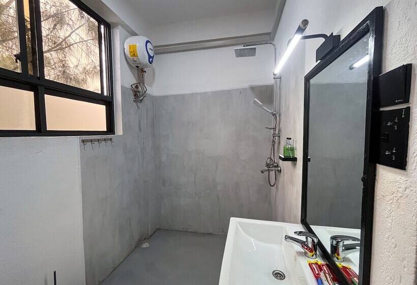 豪华房间, The New Njiro Legacy