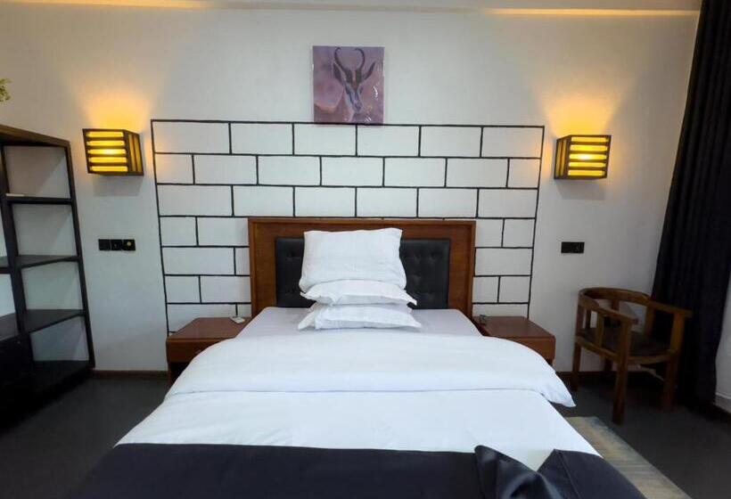 豪华房间, The New Njiro Legacy