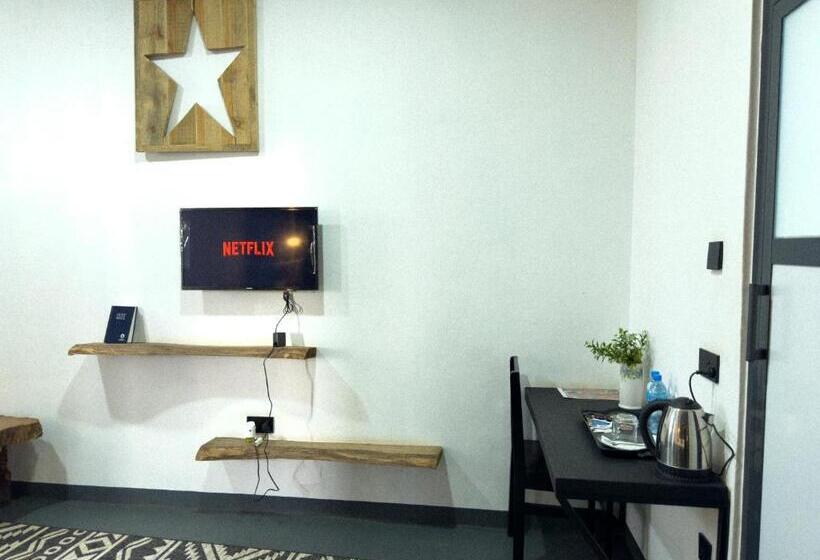 带大床的标准间, The New Njiro Legacy