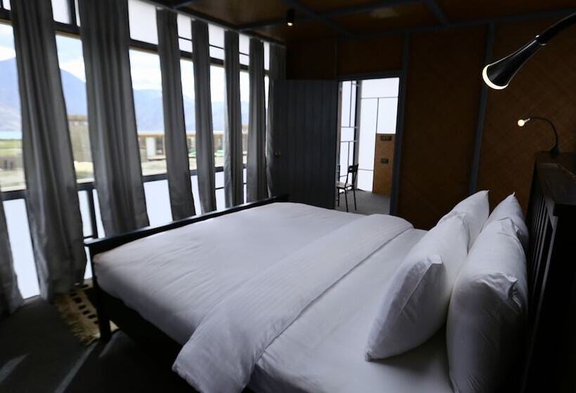 Quarto deluxe, The Merak