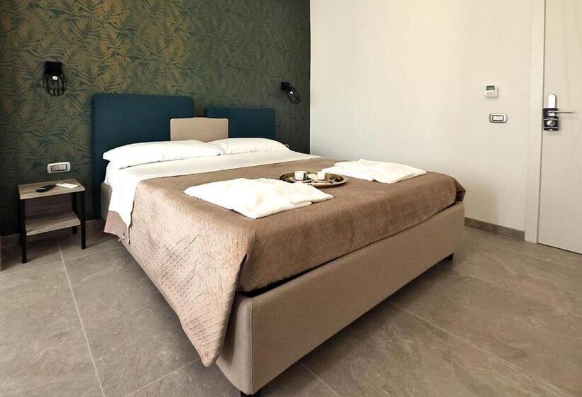 חדר סטנדרט, Toc Toc