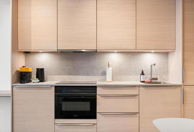 Студио Стандарт с Балконом, Lux