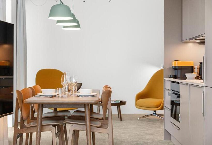 デラックススタジオ, Lux