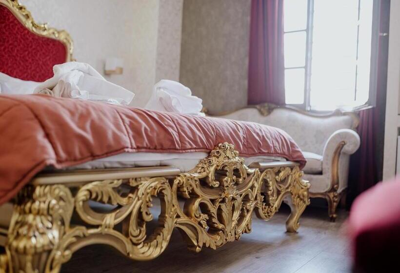 スタンダードトリプルルーム, Roh Suites