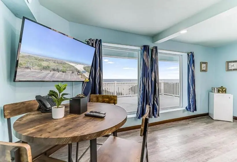 オーシャンビューファミリールーム, Seaside Boutique Hotel, Waves At Your Doorstep