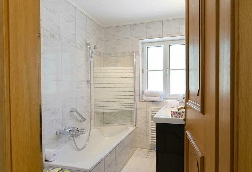 ファミリールーム, Haus Mayerhofer