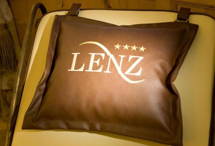 패밀리 스위트, Lenz
