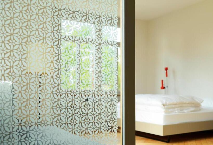 Номер Superior, Militärkantine St. Gallen