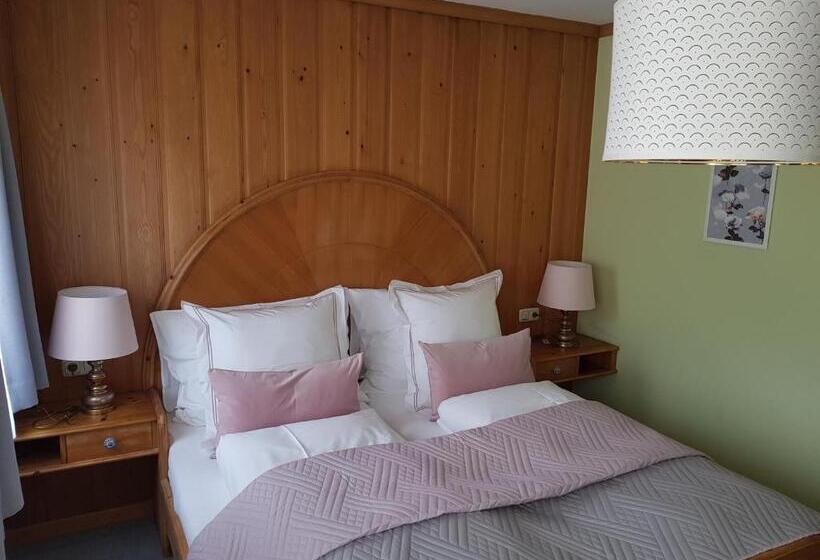 标准三人间, Pension Rangger