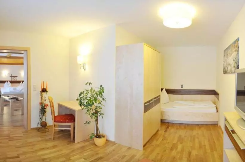 Suite Familiar, Rösslhof