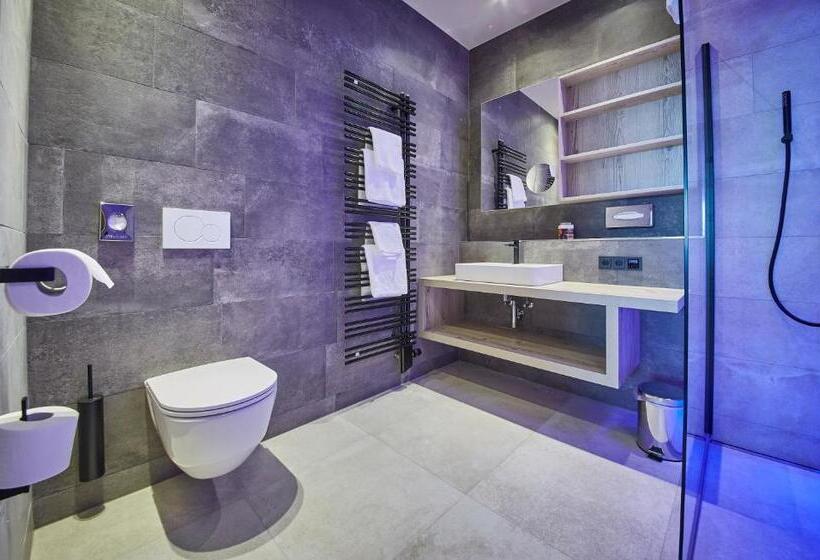 דירת פנטהאוז 1 חדרי שינה, Thomsn Central Hotel & Appartements