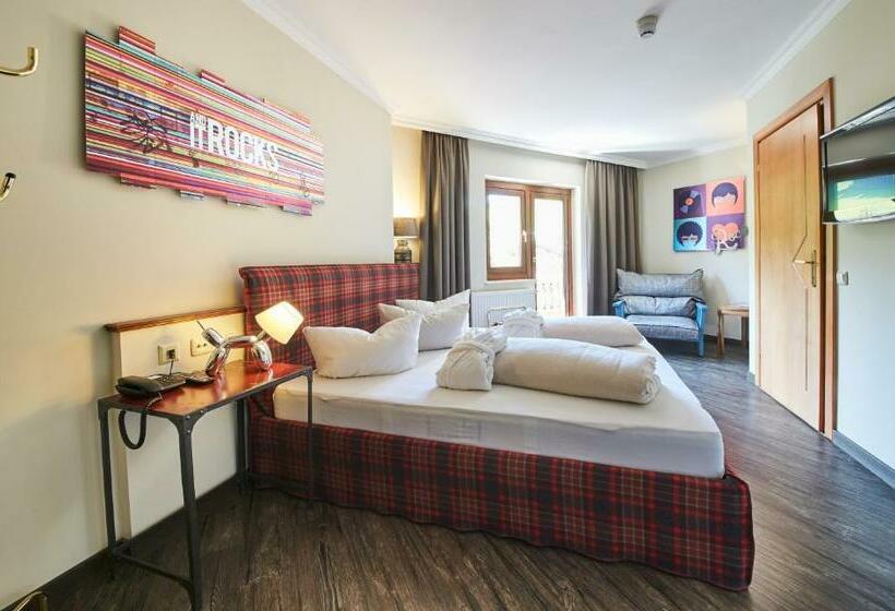 חדר סטנדרט נוף להרים, Thomsn Central Hotel & Appartements