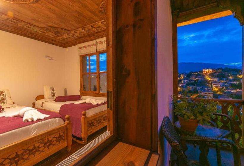 バルコニー付スタンダード４ベッドルーム, Manzara Konak Otel