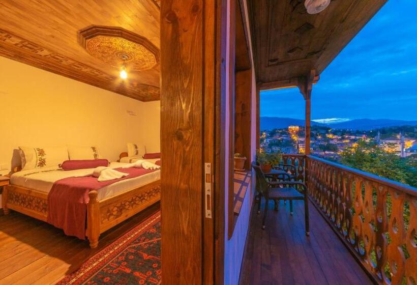 バルコニー付スタンダード４ベッドルーム, Manzara Konak Otel