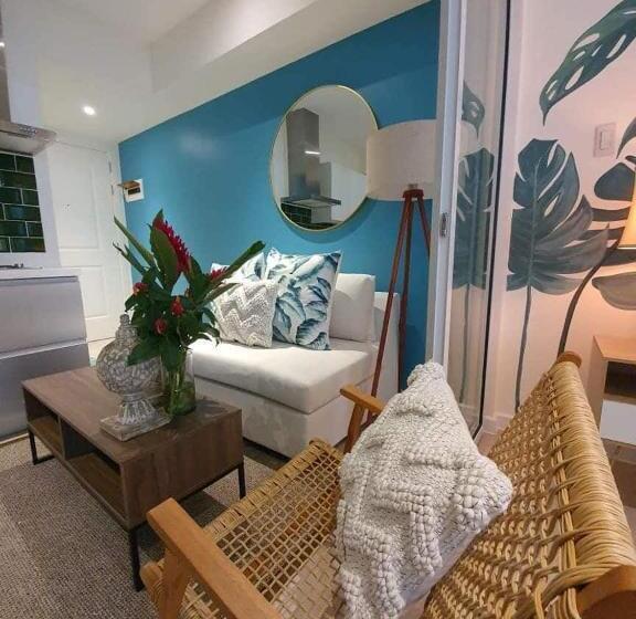 آپارتمان 1 خوابه با بالکن, Amaris Staycation Azure Urban Residence Resort Paranaque Boracay Tower