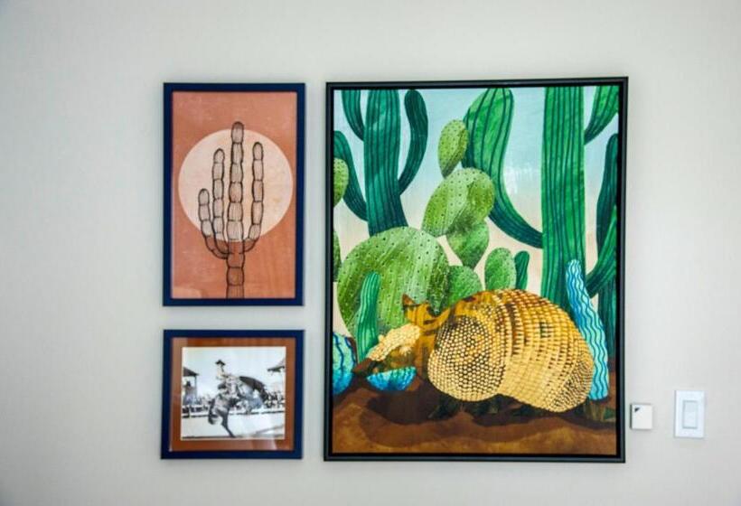 חדר סטנדרט עם מיטת קינג, Cambria Hotel Austin Downtown