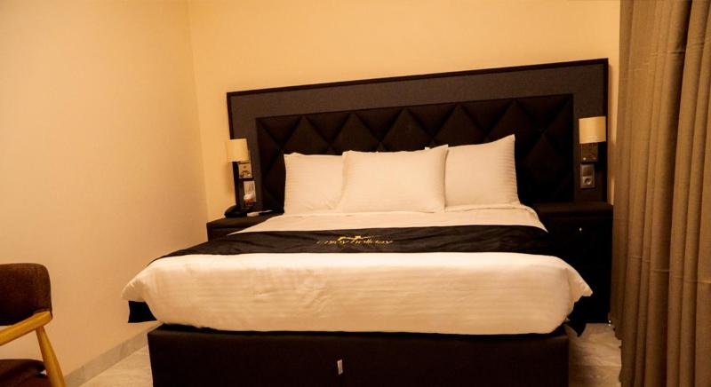 سوییت لوکس, Home Free