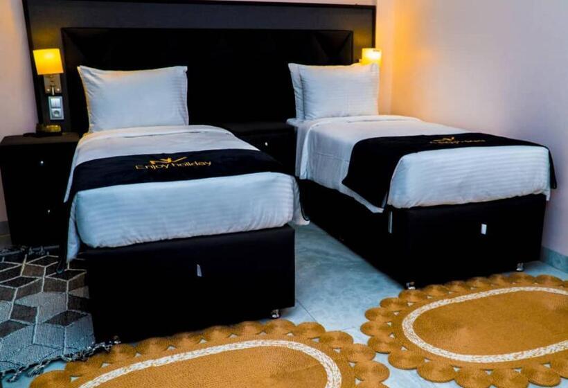 سوییت لوکس, Home Free