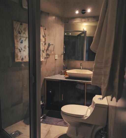 اتاق استاندارد با بالکن, Magpie Lodge