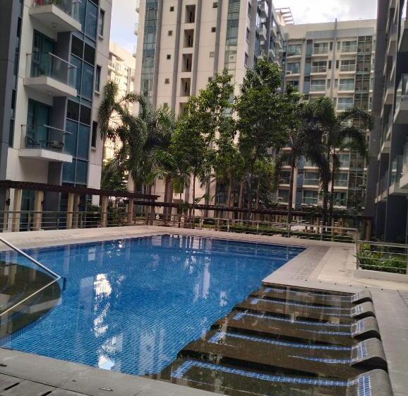 إستديو قياسى مزود بشرفة, Affordable Condotel Near Airport At 2 Palm Tree Villas