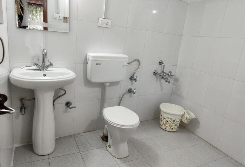 غرفة قياسية, Crown Pine Pahalgam