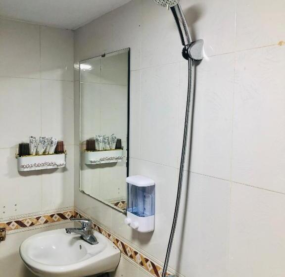 اتاق استاندارد, Dnut S House