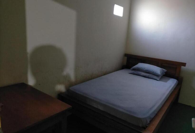 חדר סטנדרט, Merpati Hostel Banyuwangi