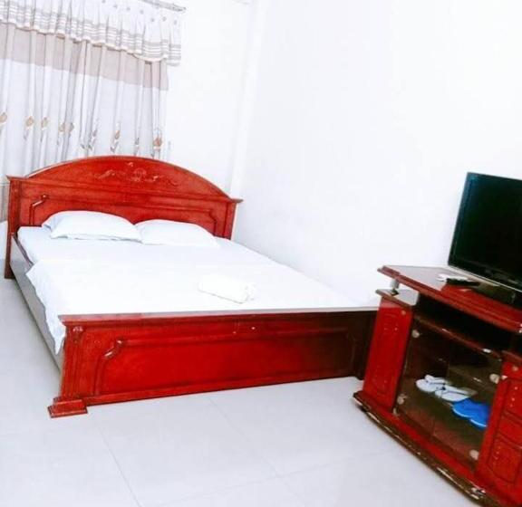 Cameră Standard, Quân Nguyễn