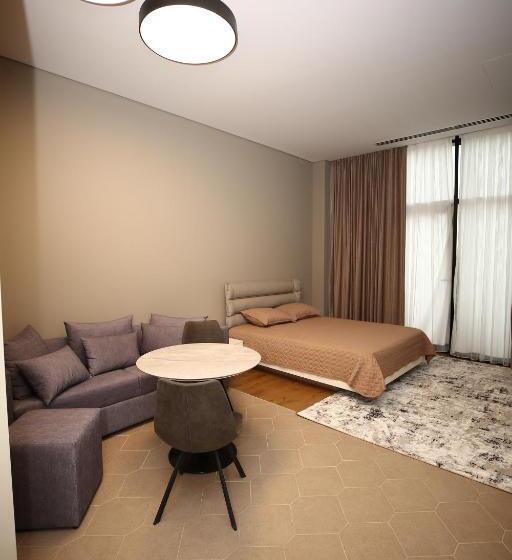 חדר משפחתי, Sea Breeze