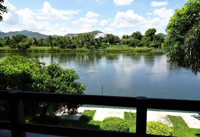 מיטת קינג בסוויטה, West Wonder Riverside Resort