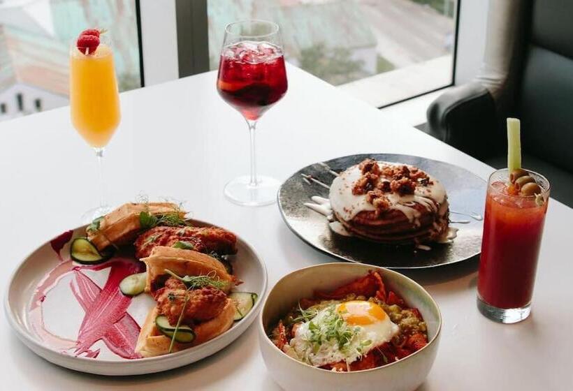 1 Bedroom Apartment Lake View, Icon & W Hotel / Waterfront / 20th Floor / Top Spa